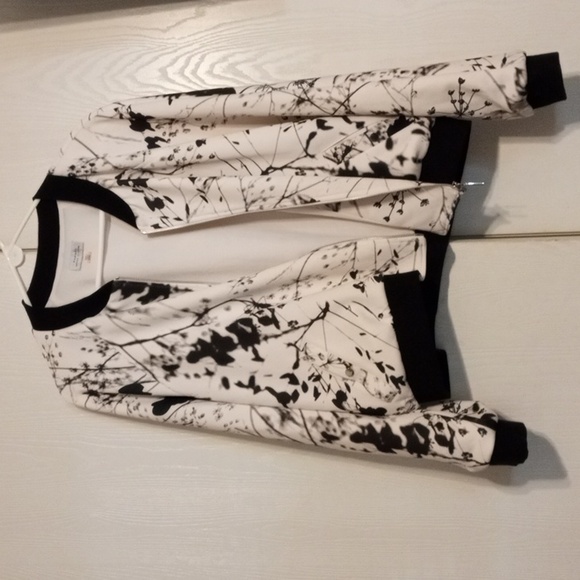 🛍️Tahari Jacket - Picture 2 of 3